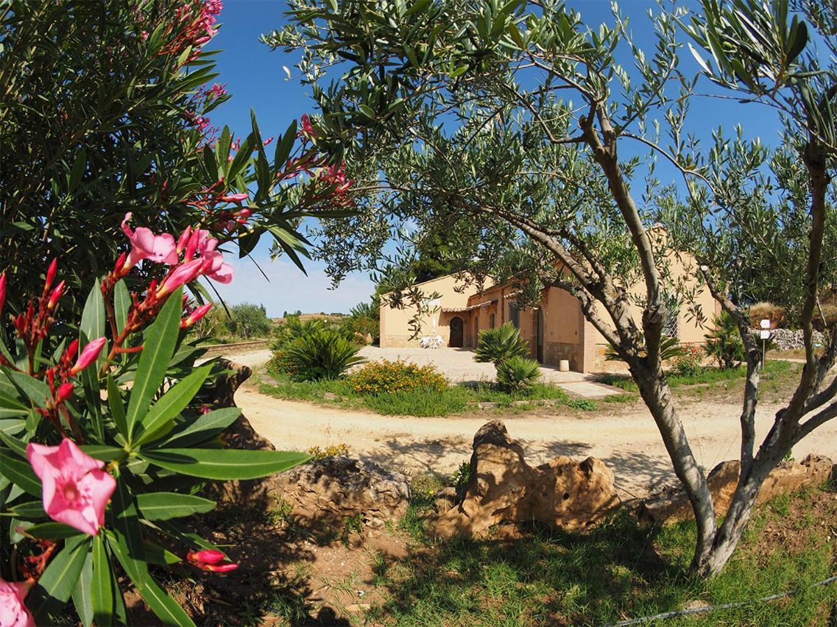 Agriturismo Il Drago Mirabella Imbaccari Экстерьер фото
