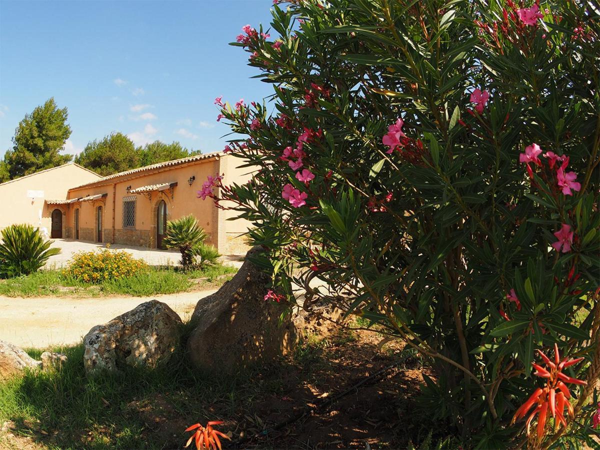 Agriturismo Il Drago Mirabella Imbaccari Экстерьер фото