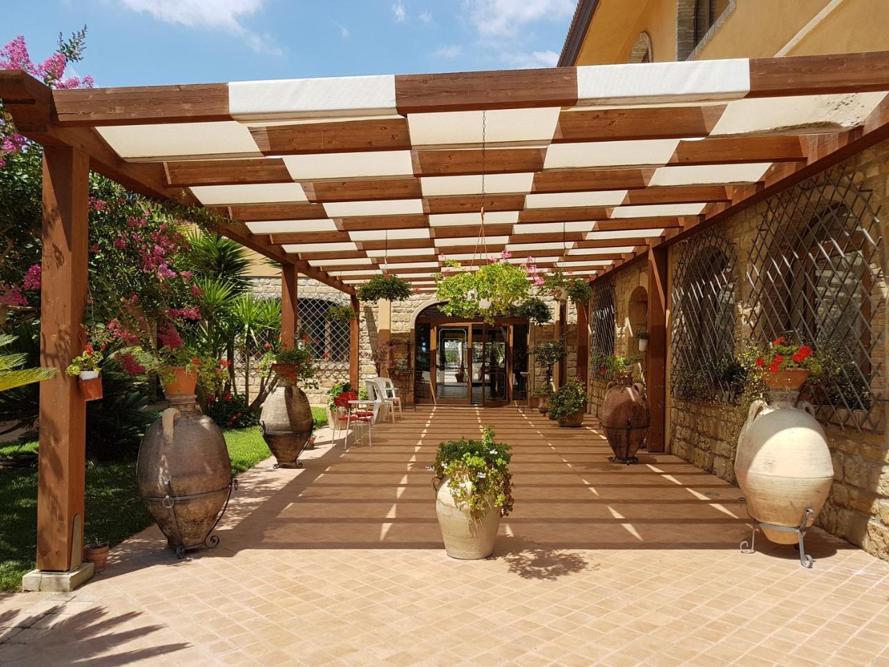 Agriturismo Il Drago Mirabella Imbaccari Экстерьер фото