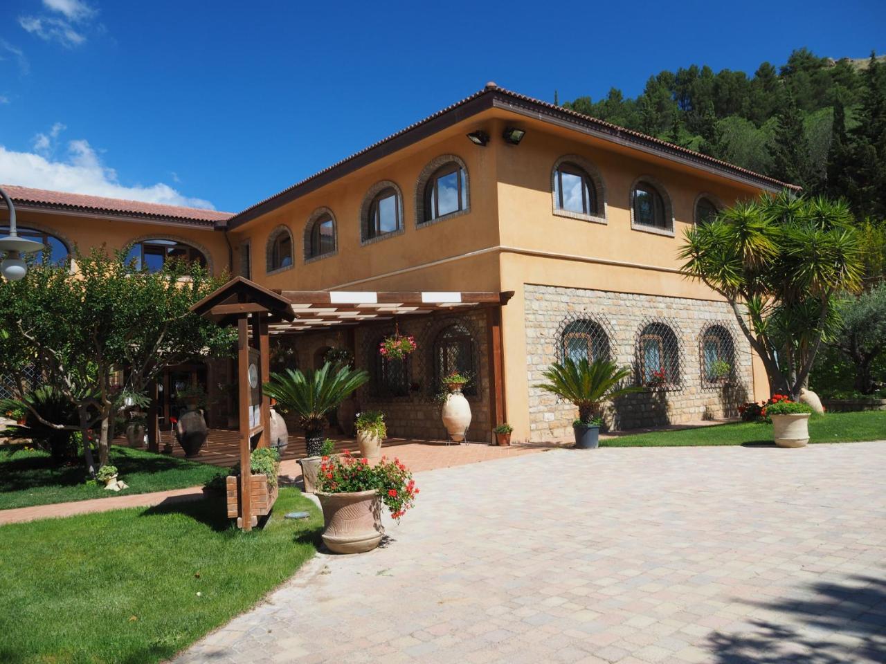 Agriturismo Il Drago Mirabella Imbaccari Экстерьер фото